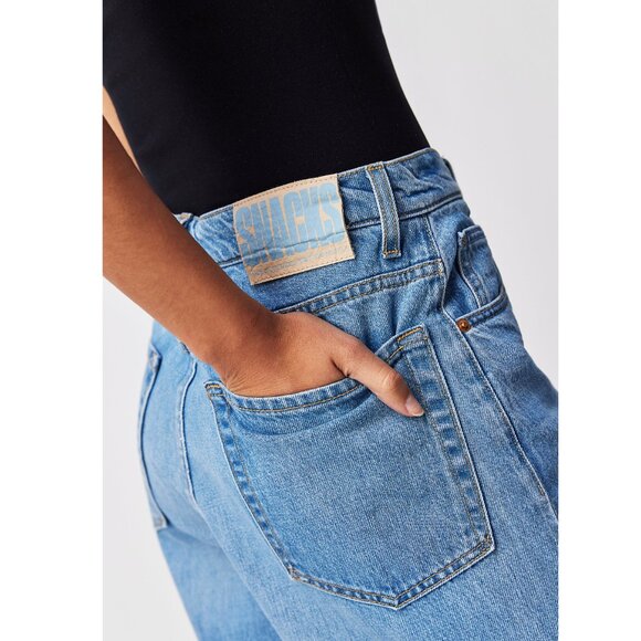 NWT Snacks! by MOTHER High-Rise Push-Pop Shorts - Picture 3 of 3